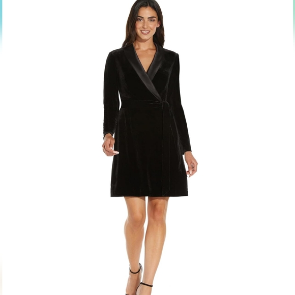 Adrianna Papell Dresses & Skirts - Adriana Papell Black Satin Collar Long Sleeve Dress